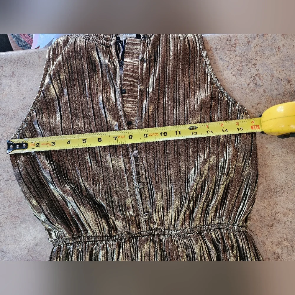 Moon River Gold Metallic Plisse Peplum Mini Dress Size Small - Picture 7 of 12